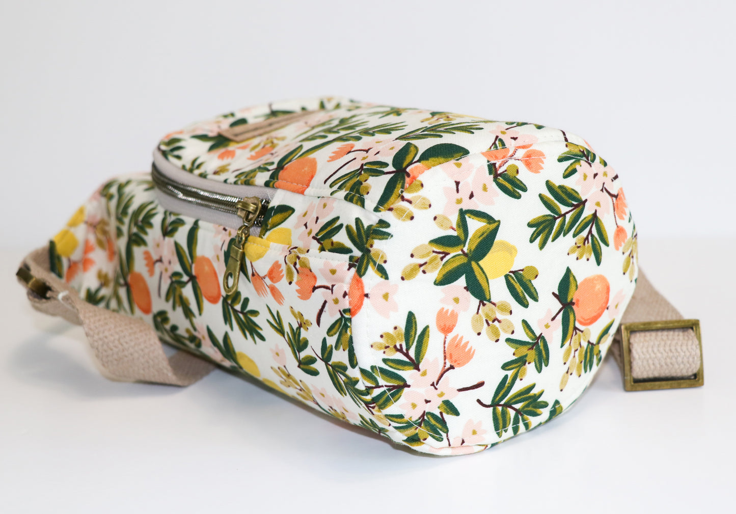 citrus print water bottle sling, view of base