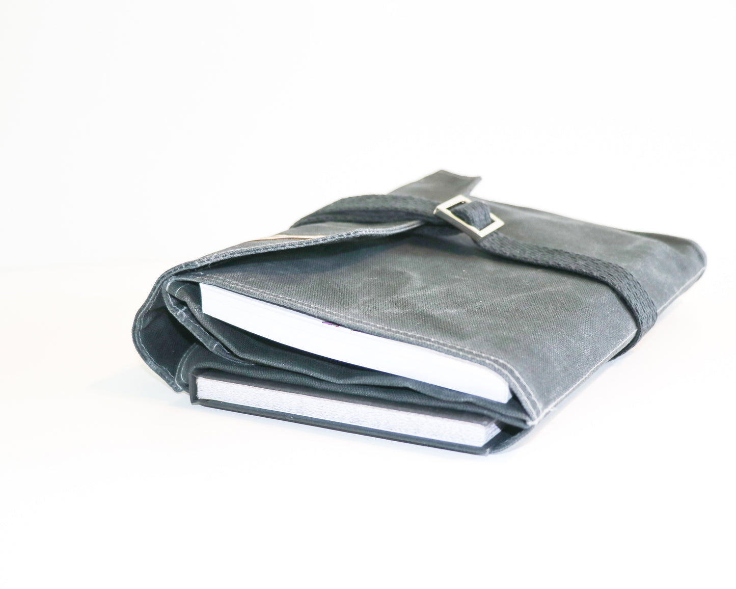 black artist roll, view of outside pockets