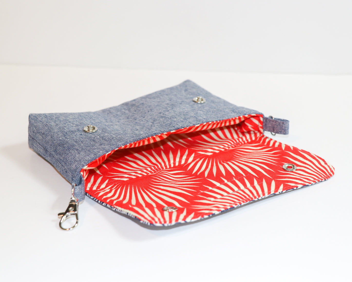 shark belt loop pouch, inside view