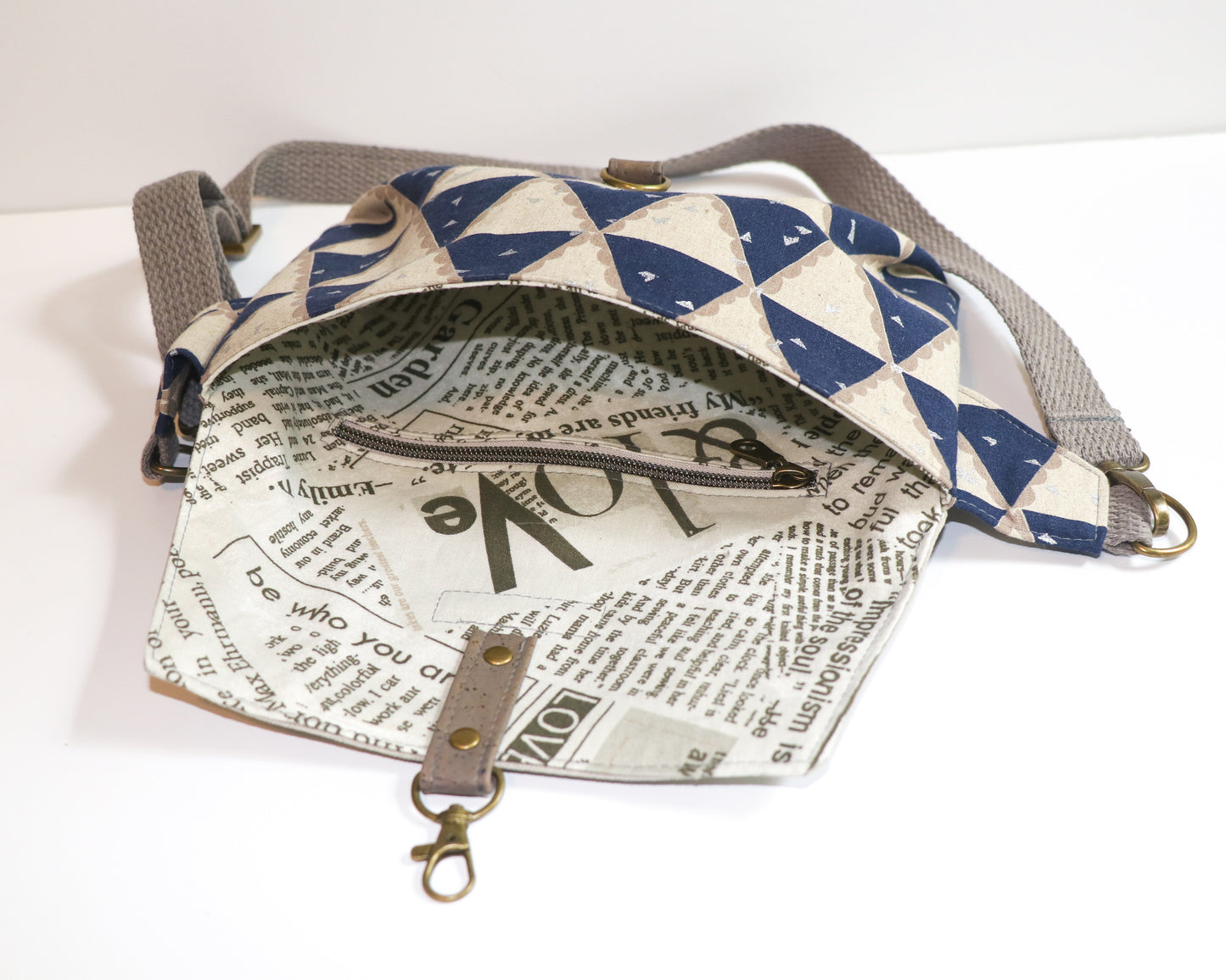 triangles canvas with grey waxed canvas flap belt bag, inside view