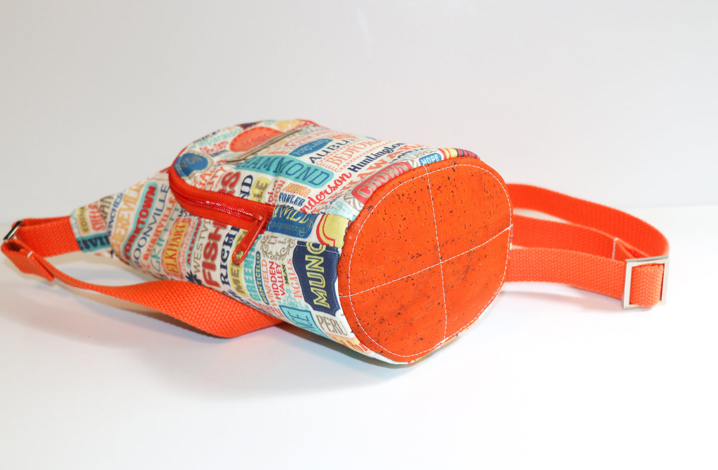 Indiana towns water bottle sling, bottom view