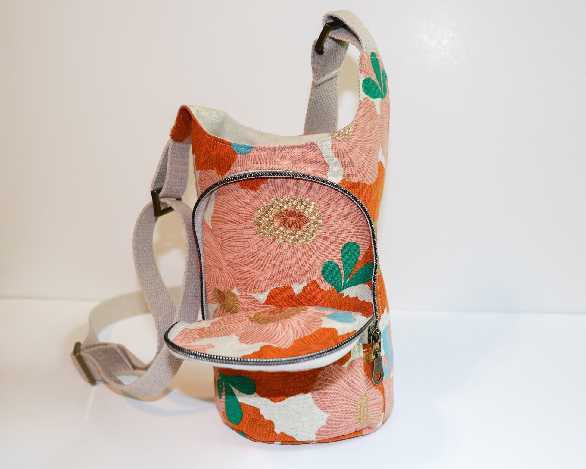 coral floral water bottle sling, inside view