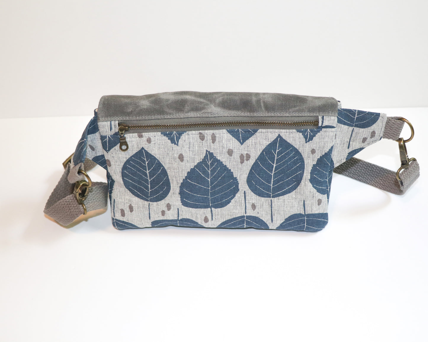 leaf print blue and grey belt bag, back view