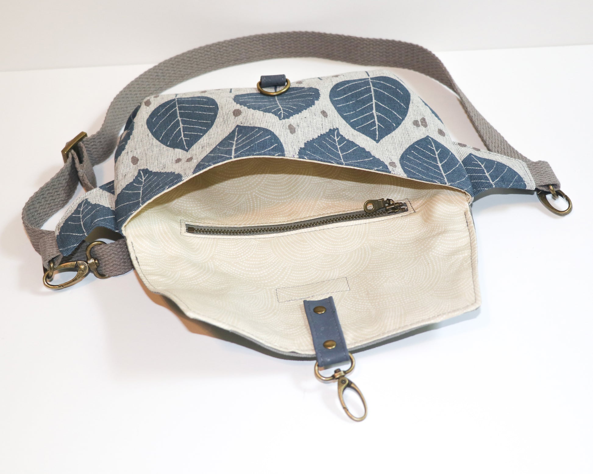 leaf print blue and grey belt bag, inside view